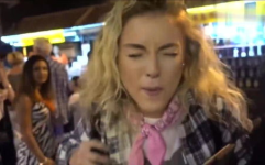 女生网红吃瓜视频网站,揭秘女生吃瓜视频网站的魅力与热度